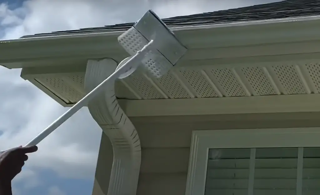 How much psi do I need to clean gutters?