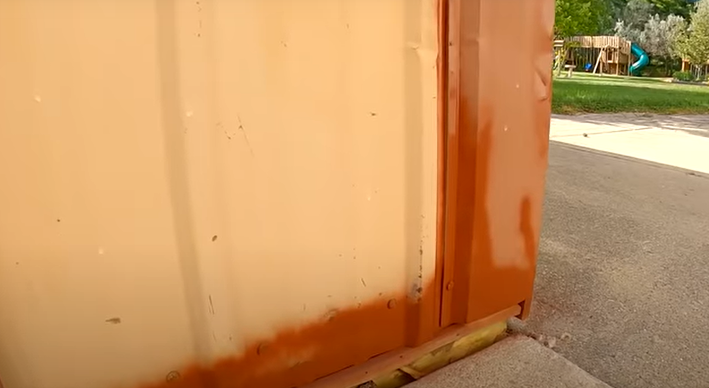 Top 5 Best Paints for Aluminum Screen Enclosures [January 2024 Review