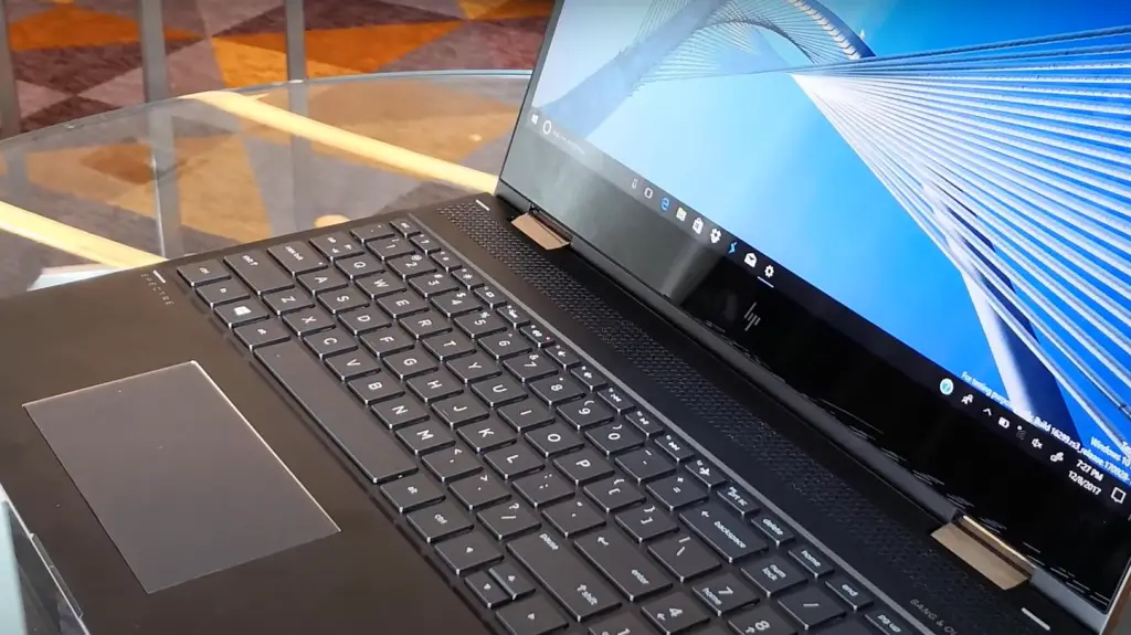 Why go with an aluminum laptop over plastic?