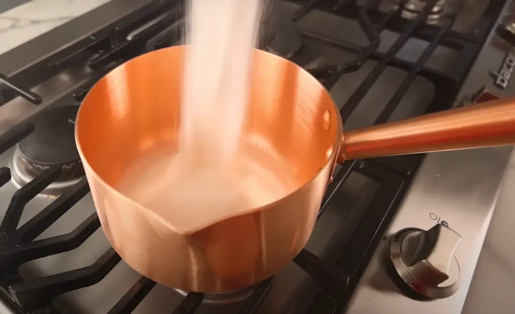 Does vinegar ruin non-stick pans?
