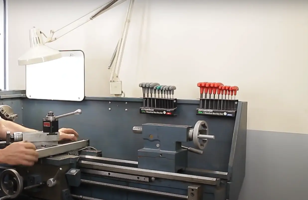 Top 5 Best Beginner Metal Lathes [October 2024 Review] MetalProfy