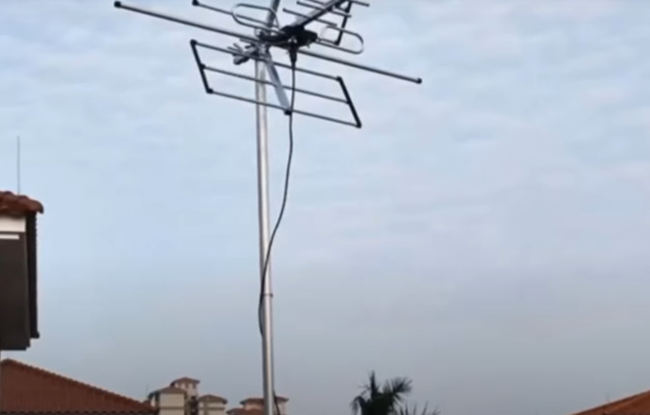 Top 5 Best TV Antennas for Metal Roof [June 2024 Review] MetalProfy