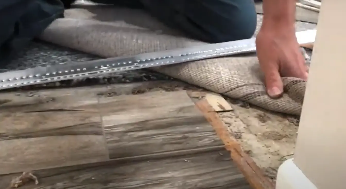 How to Cut Metal Transition Strips? MetalProfy