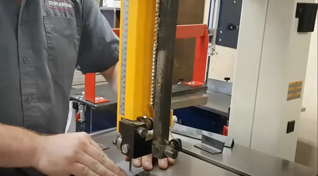 What saw is best for cutting metal?