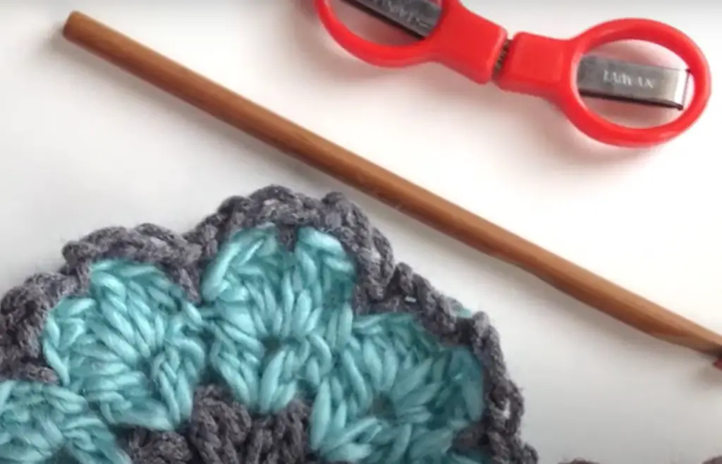 Can You Bring Metal Crochet Hooks on a Plane?
