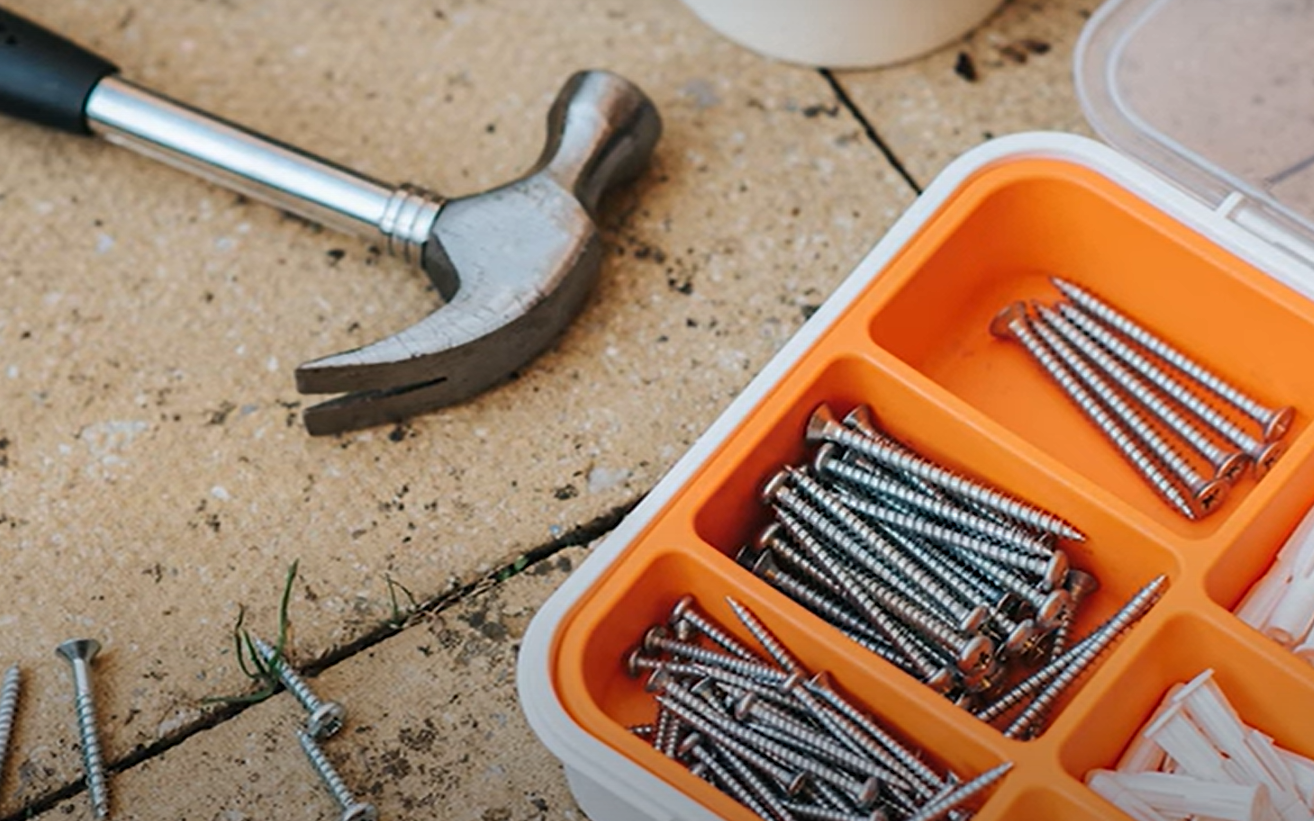 Metal vs. Wood Screws What’s the Difference? MetalProfy