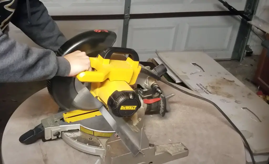 What are the disadvantages of a miter saw?
