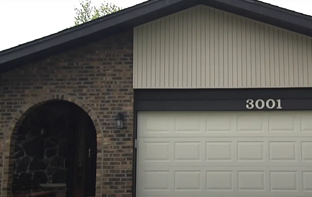 Popular Garage Door Materials and Their Advantages