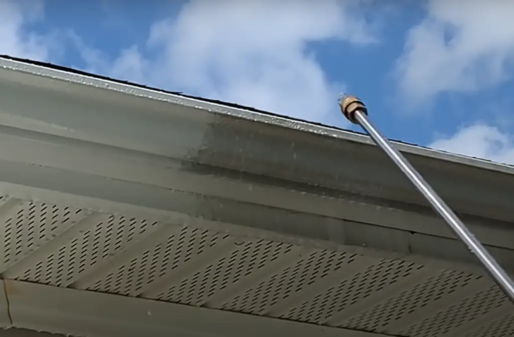 The Risks of Power Wash Aluminum Siding