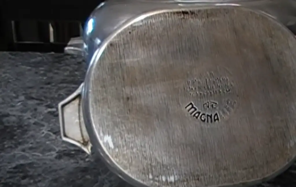 What to Cook in Aluminum Pans?