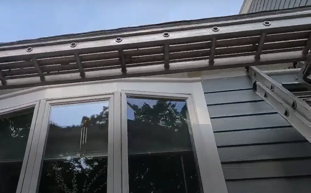 Signs of Aging Aluminum Gutters